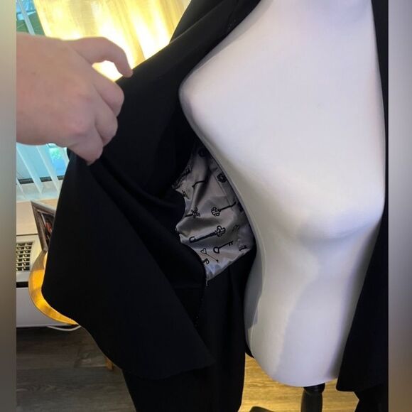 Elegant Black Women's Coat LUII L lined Heavy Hang, Flattering! - Picture 5 of 11